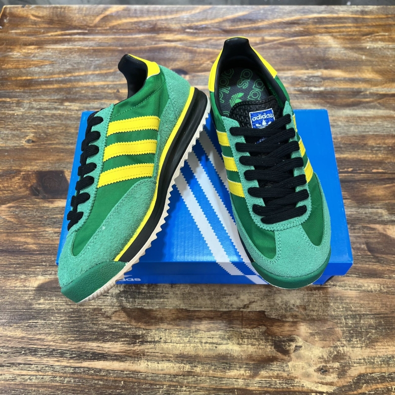 Adidas Sneakers